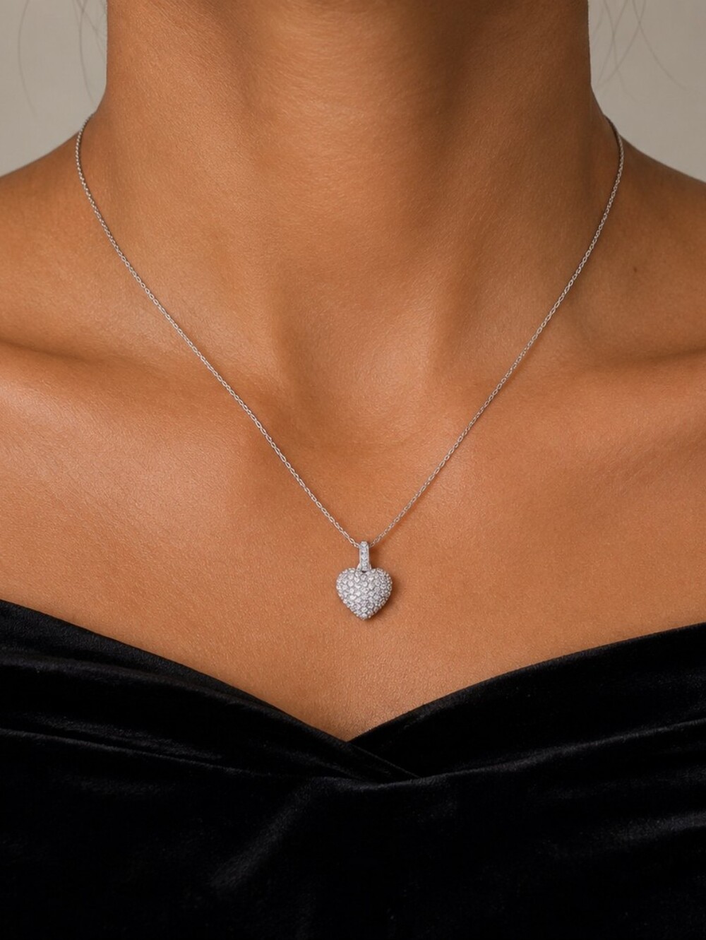 Stella & Dot Pavé Heart Pendant Necklace with Original Gift Box | Never Worn